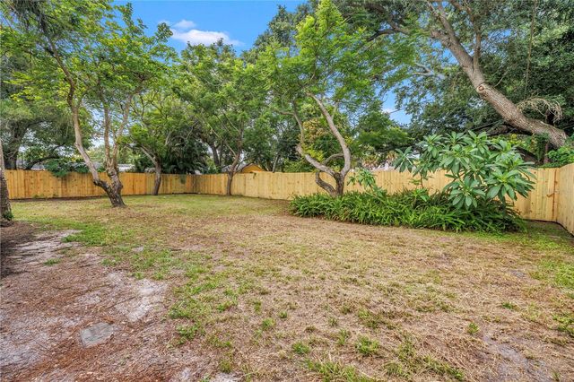 8171 37TH AVENUE N, St Petersburg, FL 33710