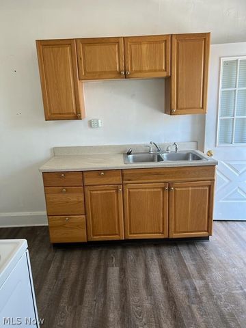 862 9th Street NE, Massillon, OH 44646