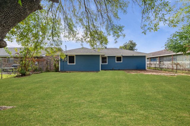 8427 Guinevere Street, Houston, TX 77029