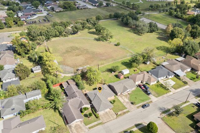 8427 Guinevere Street, Houston, TX 77029