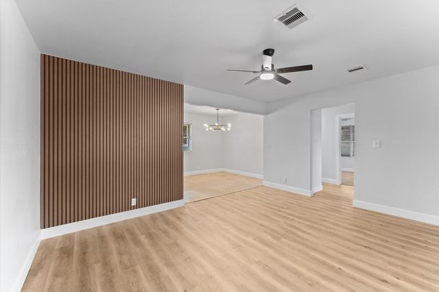 8427 Guinevere Street, Houston, TX 77029