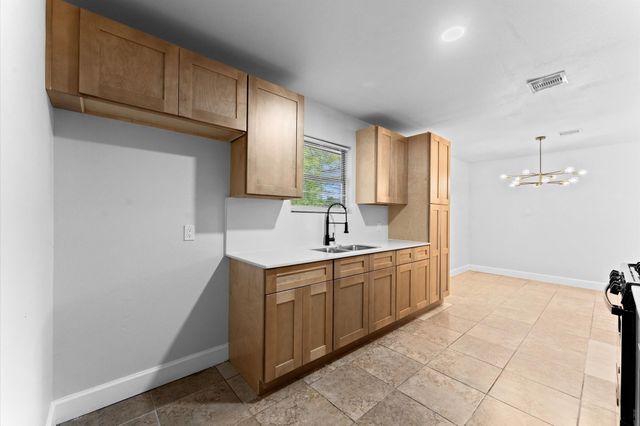 8427 Guinevere Street, Houston, TX 77029