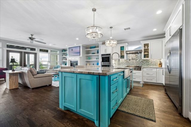 4019 Bayshore Drive Drive, Bacliff, TX 77518