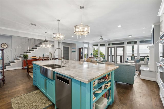 4019 Bayshore Drive Drive, Bacliff, TX 77518
