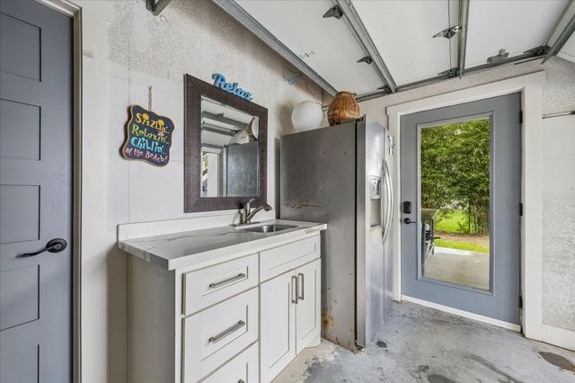 4019 Bayshore Drive Drive, Bacliff, TX 77518