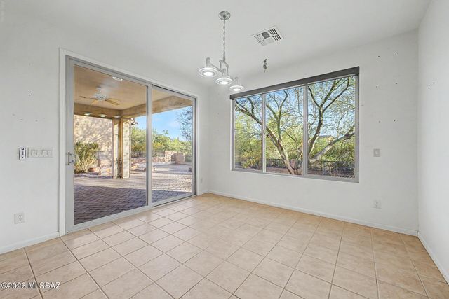 1113 N Night Heron Drive, Green Valley, AZ 85614