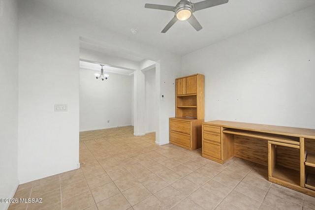 1113 N Night Heron Drive, Green Valley, AZ 85614