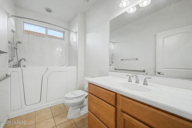 1113 N Night Heron Drive, Green Valley, AZ 85614