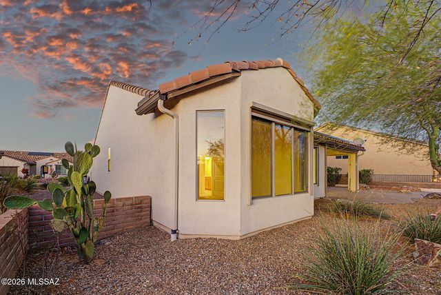 1113 N Night Heron Drive, Green Valley, AZ 85614