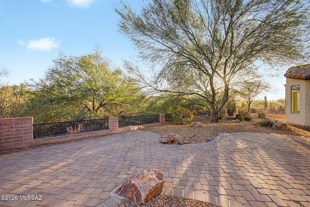 1113 N Night Heron Drive, Green Valley, AZ 85614