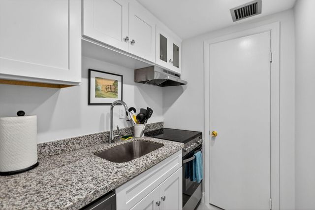 2600 N Flagler Drive 813, West Palm Beach, FL 33407