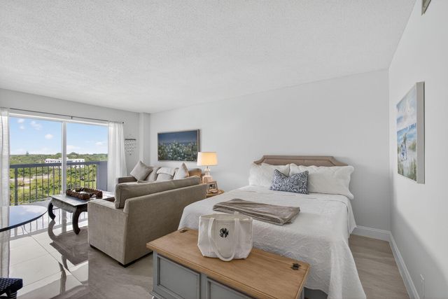 2600 N Flagler Drive 813, West Palm Beach, FL 33407