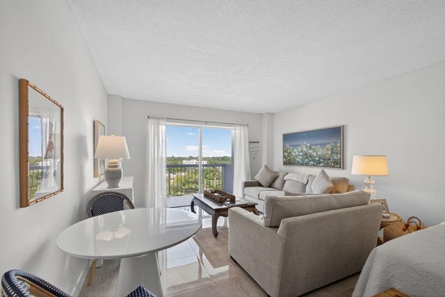 2600 N Flagler Drive 813, West Palm Beach, FL 33407