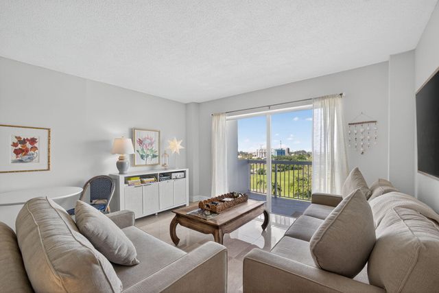 2600 N Flagler Drive 813, West Palm Beach, FL 33407