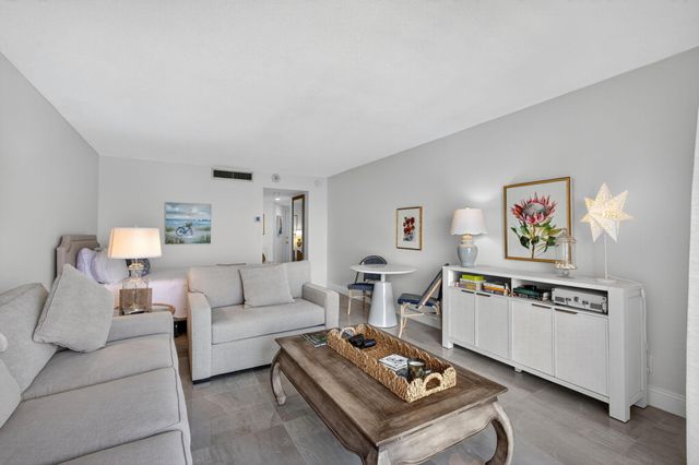 2600 N Flagler Drive 813, West Palm Beach, FL 33407