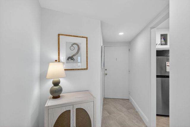 2600 N Flagler Drive 813, West Palm Beach, FL 33407