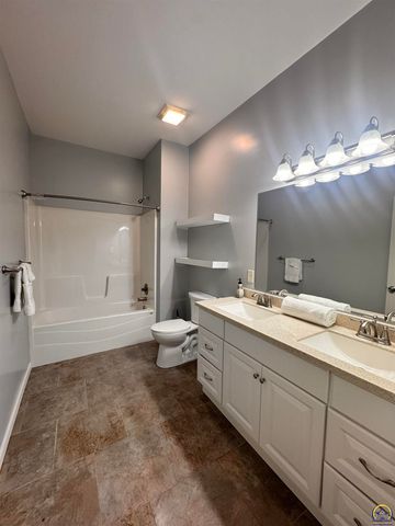 4004 NW Topeka BLVD, Topeka, KS 66617