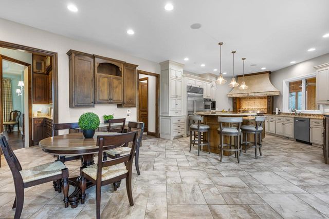 2828 E APPLE HILL BOULEVARD, Appleton, WI 54913