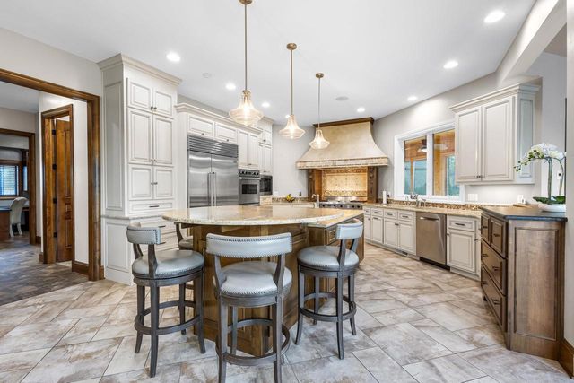 2828 E APPLE HILL BOULEVARD, Appleton, WI 54913