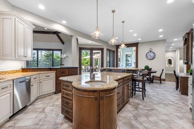2828 E APPLE HILL BOULEVARD, Appleton, WI 54913
