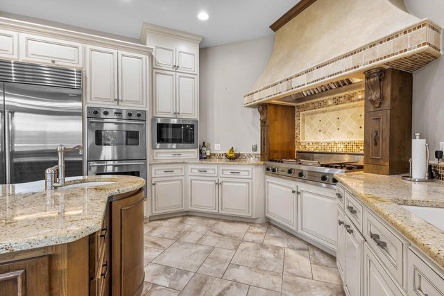 2828 E APPLE HILL BOULEVARD, Appleton, WI 54913