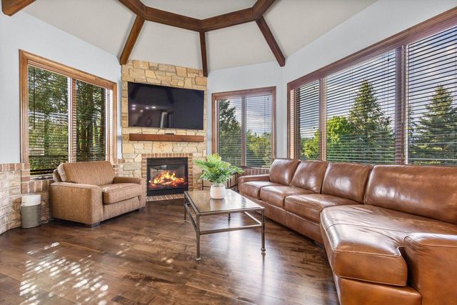 2828 E APPLE HILL BOULEVARD, Appleton, WI 54913