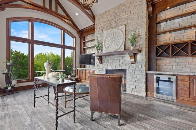 2828 E APPLE HILL BOULEVARD, Appleton, WI 54913