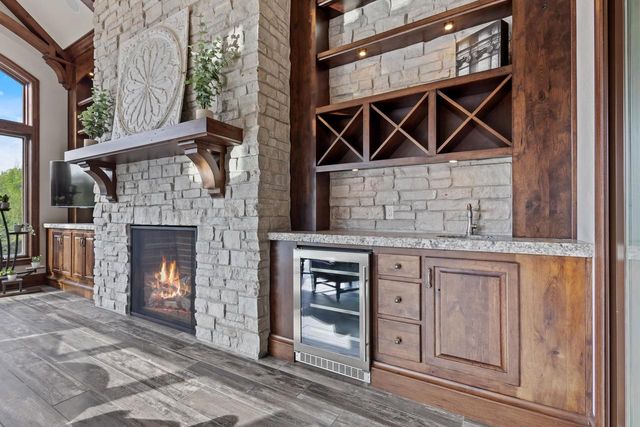 2828 E APPLE HILL BOULEVARD, Appleton, WI 54913
