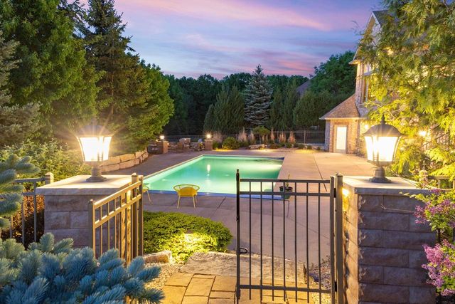 2828 E APPLE HILL BOULEVARD, Appleton, WI 54913