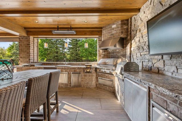 2828 E APPLE HILL BOULEVARD, Appleton, WI 54913