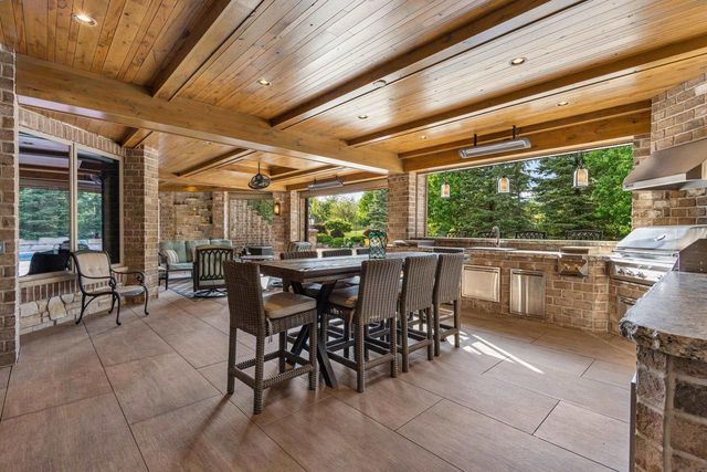 2828 E APPLE HILL BOULEVARD, Appleton, WI 54913