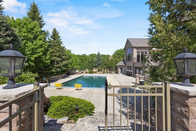 2828 E APPLE HILL BOULEVARD, Appleton, WI 54913