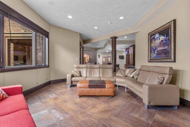2828 E APPLE HILL BOULEVARD, Appleton, WI 54913