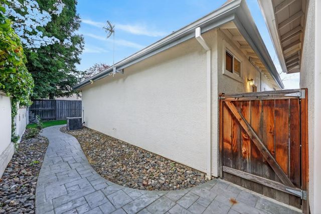 743 Moylegrove Ct, Folsom, CA 95630