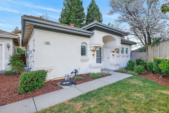 743 Moylegrove Ct, Folsom, CA 95630