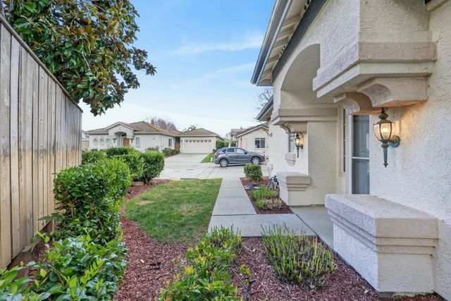 743 Moylegrove Ct, Folsom, CA 95630