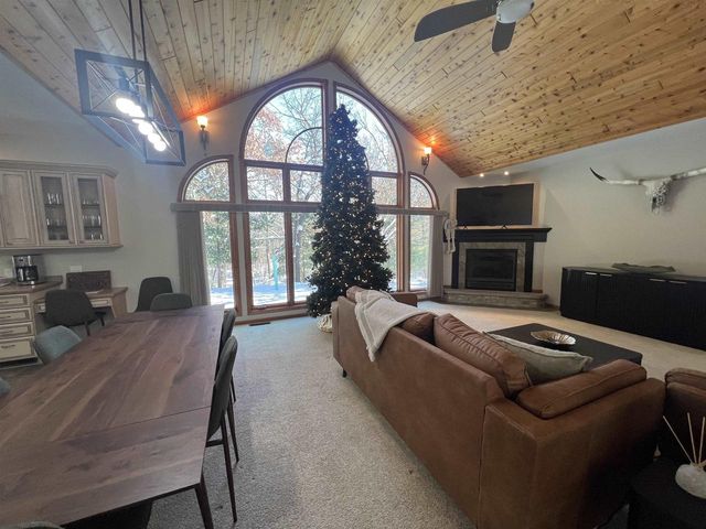 N6921 S Sandstone Drive, Mauston, WI 53948