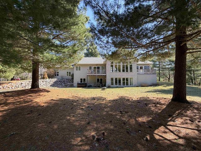 N6921 S Sandstone Drive, Mauston, WI 53948