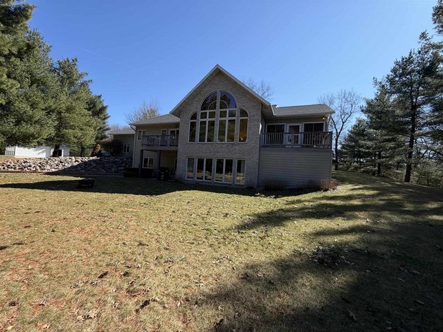 N6921 S Sandstone Drive, Mauston, WI 53948