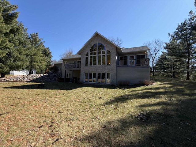 N6921 S Sandstone Drive, Mauston, WI 53948