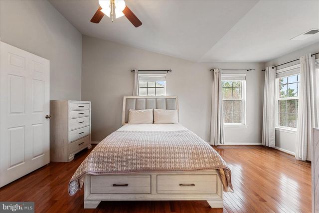 12761 STONE LINED CIR, Lake Ridge, VA 22192