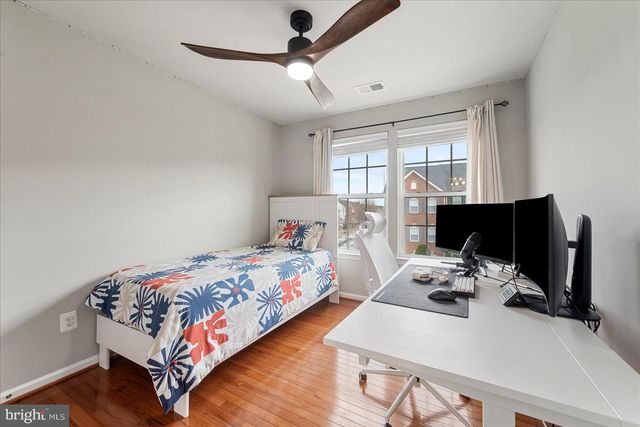 12761 STONE LINED CIR, Lake Ridge, VA 22192