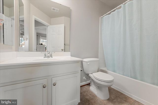 12761 STONE LINED CIR, Lake Ridge, VA 22192