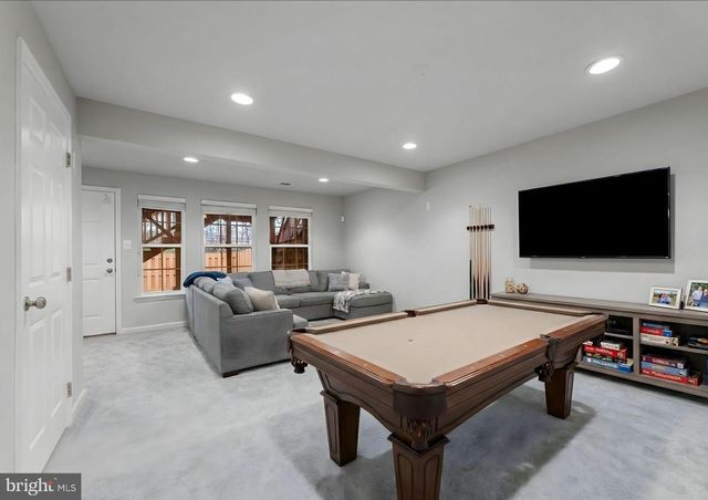 12761 STONE LINED CIR, Lake Ridge, VA 22192