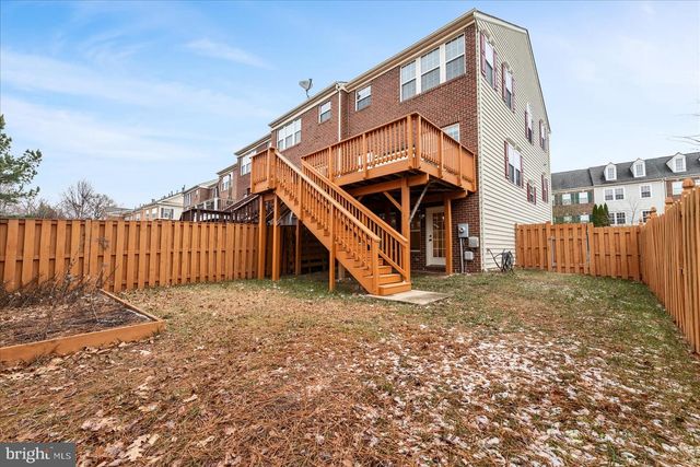 12761 STONE LINED CIR, Lake Ridge, VA 22192