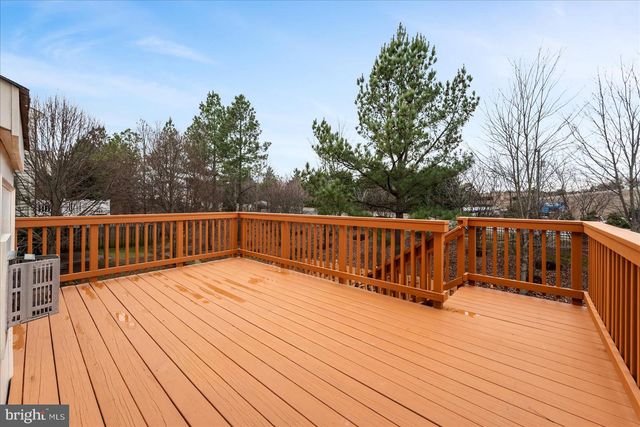 12761 STONE LINED CIR, Lake Ridge, VA 22192