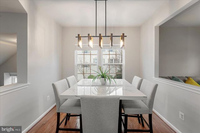 12761 STONE LINED CIR, Lake Ridge, VA 22192