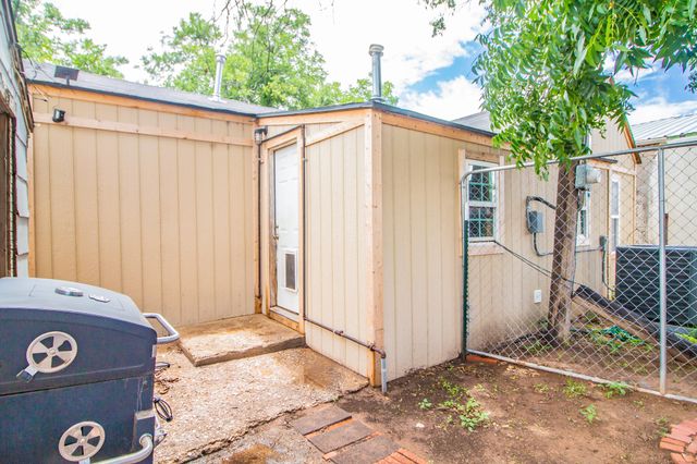 1501 8th Street, Levelland, TX 79336