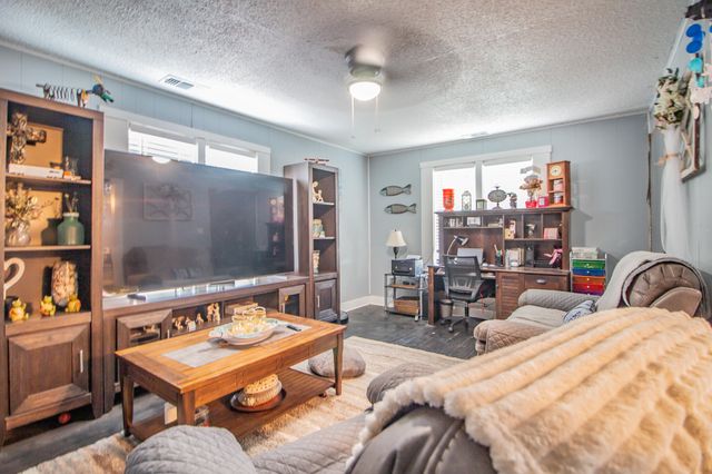 1501 8th Street, Levelland, TX 79336