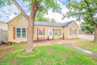 1501 8th Street, Levelland, TX 79336